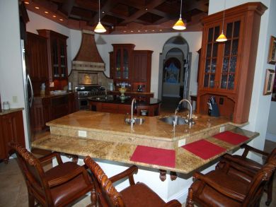 Breakfast Bar with Seating